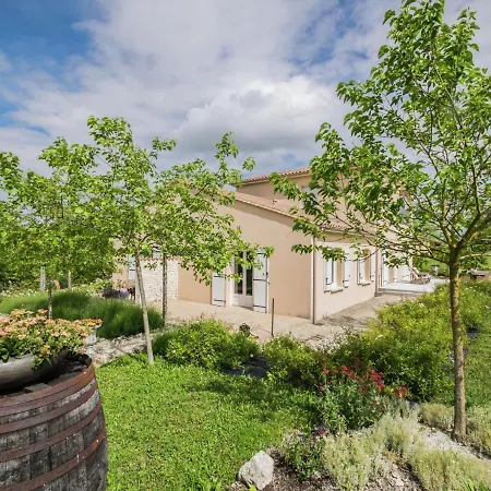 In With Pool And Vineyards *