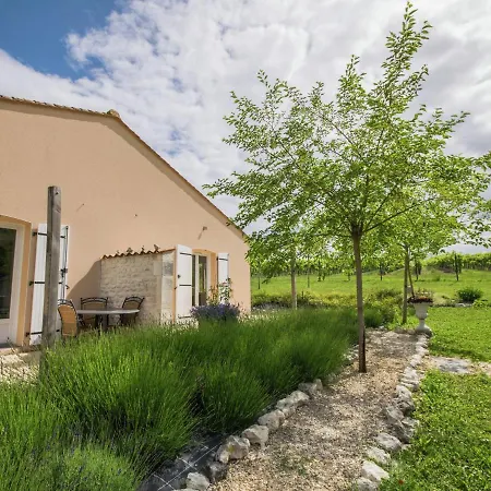 In With Pool And Vineyards