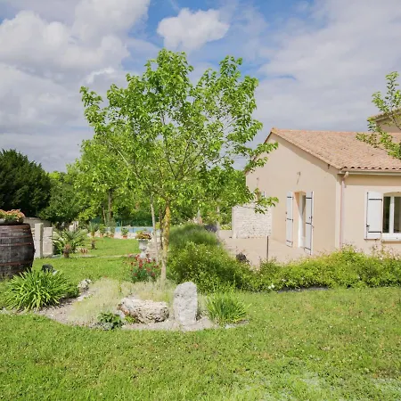 Βίλα In With Pool And Vineyards *