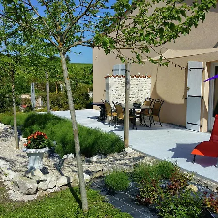 In With Pool And Vineyards Βίλα