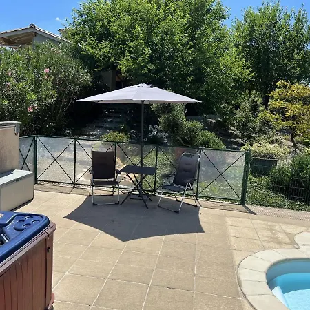 In With Pool And Vineyards *