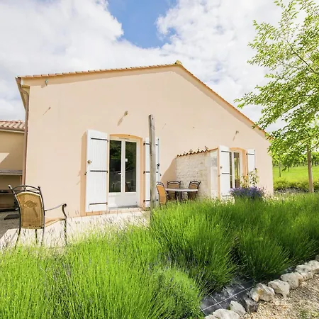 Βίλα In With Pool And Vineyards
